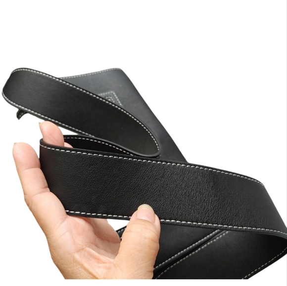 Celine Frame Black & White Leather Crossbody Bag - Picture 13 of 16